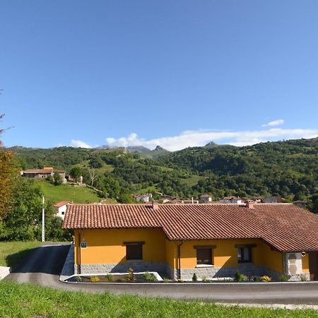 Apartamentos Fuente La Pipa Avín Esterno foto