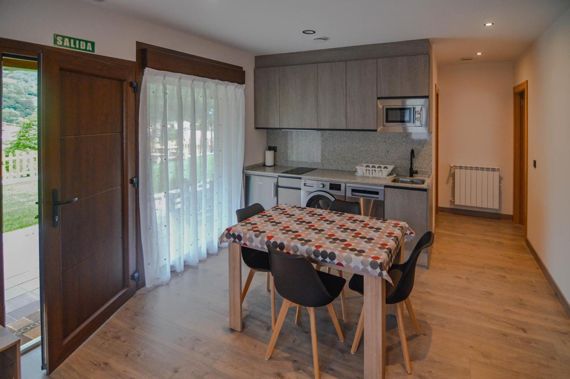 Apartamentos Fuente La Pipa Avín Esterno foto